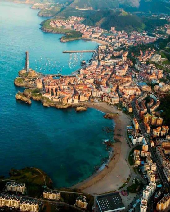 Apto. A Estrenar En El Centro 2 Hab Y 1 Bano Castro Urdiales Buitenkant foto